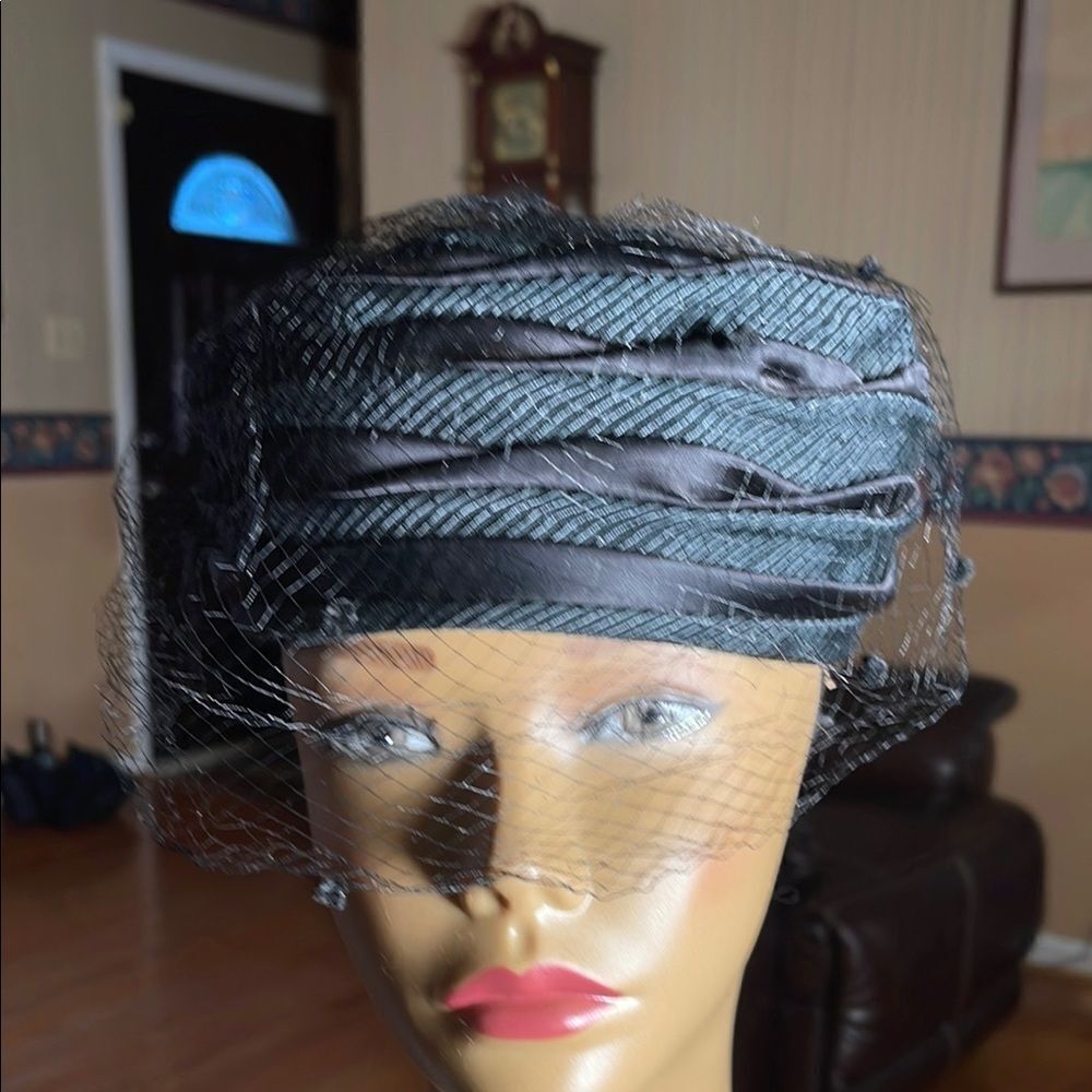 Elegant Vintage (50-60’s) Black Pillbox Hat with Veil Unbranded